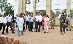 कलेक्टर ने ली वृहद वृक्षारोपण सह वनमहोत्सव कार्यक्रम की तैयारियों का जायजा कलेक्टर ने ली वृहद वृक्षारोपण सह वनमहोत्सव कार्यक्रम की तैयारियों का जायजा