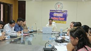 नदी -नालों में बाढ़ क़ी स्थिति में फिल्ड पर रहे एक्टिव - कलेक्टर नदी -नालों में बाढ़ क़ी स्थिति में फिल्ड पर रहे एक्टिव - कलेक्टर