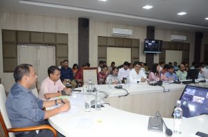 कलेक्टर ने ली समय सीमा की बैठक कलेक्टर ने ली समय सीमा की बैठक