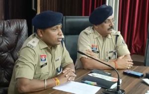 आगामी त्यौहारों को देखते हुए अति. पुलिस अधीक्षक ने डीजे संचालकों की ली बैठक आगामी त्यौहारों को देखते हुए अति. पुलिस अधीक्षक ने डीजे संचालकों की ली बैठक