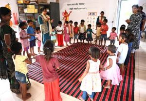  आंगनबाड़ी केंद्रों की बदली तस्वीर : खेलते-खिलखिलाते नन्हे कदमों से संवर रहा भविष्य