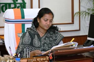  मंत्री लक्ष्मी राजवाड़े के प्रयास से सूरजपुर को मिली सड़कों की सौगात