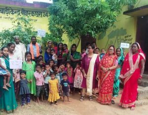 बच्चों को मिल रहा खेल-खेल में ज्ञान, संस्कार और पोषण