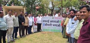 सफाई अपनाओ बीमारी भगाओ अभियान: विधायक पुरंदर मिश्रा ने लोगों से रायपुर को स्वच्छ बनाने की अपील की सफाई अपनाओ बीमारी भगाओ अभियान: विधायक पुरंदर मिश्रा ने लोगों से रायपुर को स्वच्छ बनाने की अपील की