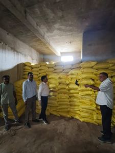 आधा दर्जन खाद दुकानों में छापामार कार्रवाई