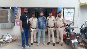  कृषक सेवा सहकारी समिति में गबन करने के आरोप में पूर्व प्रभारी सहायक प्रबंधक गिरफ्तार  