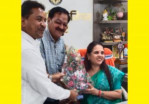 महापौर मीनल चौबे का इजरायल अध्ययन यात्रा से रायपुर वापस लौटने पर संस्कृति विभाग अध्यक्ष अमर गिदवानी, जल विभाग अध्यक्ष संतोष सीमा साहू, ब्राम्हणपारा वार्ड पार्षद अजय साहू ने किया आत्मीय स्वागत महापौर मीनल चौबे का इजरायल अध्ययन यात्रा से रायपुर वापस लौटने पर संस्कृति विभाग अध्यक्ष अमर गिदवानी, जल विभाग अध्यक्ष संतोष सीमा साहू, ब्राम्हणपारा वार्ड पार्षद अजय साहू ने किया आत्मीय स्वागत