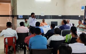 मुख्य चिकित्सा एवं स्वास्थ्य अधिकारी ने डौण्डीलोहारा विकासखण्ड में ली स्वास्थ्य विभाग के अधिकारी-कर्मचारियों की बैठक मुख्य चिकित्सा एवं स्वास्थ्य अधिकारी ने डौण्डीलोहारा विकासखण्ड में ली स्वास्थ्य विभाग के अधिकारी-कर्मचारियों की बैठक