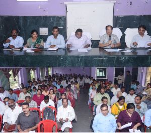 आरएईओ,पटवारी और सहकारी समिति के प्रबंधकों की ली संयुक्त बैठक आरएईओ,पटवारी और सहकारी समिति के प्रबंधकों की ली संयुक्त बैठक