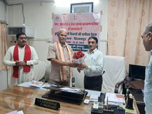 कृषक कल्याण परिषद के अध्यक्ष सुरेश चंद्रवंशी ने ली अधिकारियों की बैठक कृषक कल्याण परिषद के अध्यक्ष सुरेश चंद्रवंशी ने ली अधिकारियों की बैठक