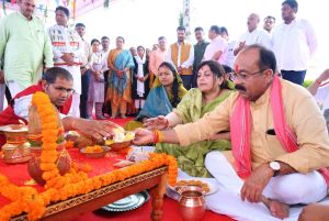 उप मुख्यमंत्री अरुण साव के निवास पर हरेली की धूम उप मुख्यमंत्री अरुण साव के निवास पर हरेली की धूम