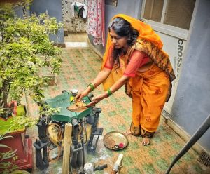 बालोद की ड्रोन दीदियों ने हरेली तिहार को दिया आधुनिक टच बालोद की ड्रोन दीदियों ने हरेली तिहार को दिया आधुनिक टच