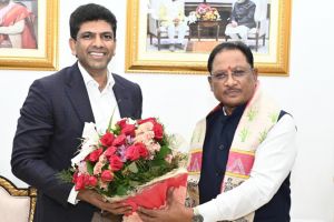   मुख्यमंत्री  से केंद्रीय संचार एवं ग्रामीण विकास राज्य मंत्री डॉ. चन्द्रशेखर पेम्मासानी ने की सौजन्य मुलाक़ात