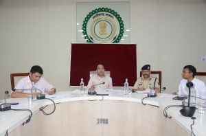  कलेक्टर डॉ गौरव सिंह ने ली समय सीमा की बैठक