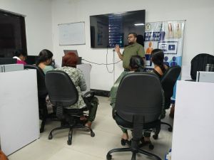  डिजिटल दक्षता की दिशा में महिला सुपरवाइजरों को तकनीकी प्रशिक्षण