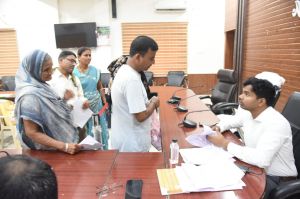 जनदर्शन में प्राप्त हुए 105 आवेदन जनदर्शन में प्राप्त हुए 105 आवेदन