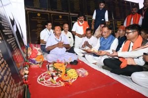 मुख्यमंत्री ने धरमजयगढ़ में 62.36 करोड़ के विकास कार्यों की दी सौगात मुख्यमंत्री ने धरमजयगढ़ में 62.36 करोड़ के विकास कार्यों की दी सौगात