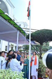 महापौर मीनल चौबे ने 79वें स्वतंत्रता दिवस पर नगर निगम मुख्यालय में फहराया राष्ट्रध्वज तिरंगा