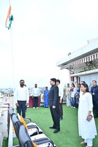 79वें स्वतंत्रता दिवस पर स्मार्ट सिटी कार्यालय में प्रबंध संचालक श्री विश्वदीप ने राष्ट्रध्वज तिरंगा फहराया