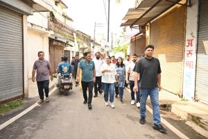 हेरिटेज वाक में सम्मिलित हुए निगम आयुक्त, अपर कलेक्टर