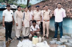 आबकारी विभाग की कार्रवाई ,69 बल्क लीटर अवैध महुआ शराब एवं 1320 किलो लाहन जब्त आबकारी विभाग की कार्रवाई ,69 बल्क लीटर अवैध महुआ शराब एवं 1320 किलो लाहन जब्त