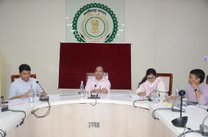 कलेक्टर डॉ गौरव सिंह ने ली समय सीमा की बैठक कलेक्टर डॉ गौरव सिंह ने ली समय सीमा की बैठक