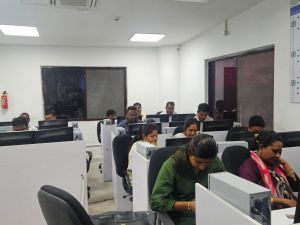 रायपुर में ‘प्रोजेक्ट दक्ष’ से अधिकारी बन रहे डिजिटली निपुण रायपुर में ‘प्रोजेक्ट दक्ष’ से अधिकारी बन रहे डिजिटली निपुण