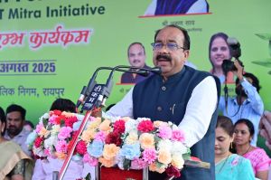 पर्यावरण के प्रति जागरूक हो ज्यादा से ज्यादा संख्या में लगाएं पौधे - अरुण साव पर्यावरण के प्रति जागरूक हो ज्यादा से ज्यादा संख्या में लगाएं पौधे - अरुण साव