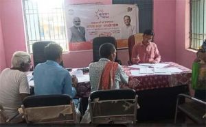 आय, जाति, निवास प्रमाण पत्रों के शत-प्रतिशत सेचुरेशन हेतु ग्राम पंचायतों में शिविरों में आवेदन पत्र किए जा रहे जमा आय, जाति, निवास प्रमाण पत्रों के शत-प्रतिशत सेचुरेशन हेतु ग्राम पंचायतों में शिविरों में आवेदन पत्र किए जा रहे जमा
