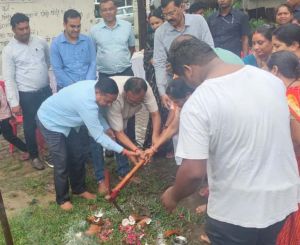  ग्रामीण विधायक मोतीलाल साहू ने जोन 9 वार्ड 32 में विकास कार्यों के लिए किया भूमिपूजन 