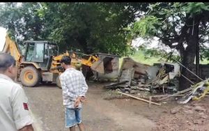  चकरभांठा में अवैध अतिक्रमण के खिलाफ बड़ी कार्रवाई