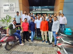  महापौर पार्षदगण सहित अधिकारी देखे इंदौर की स्वच्छता