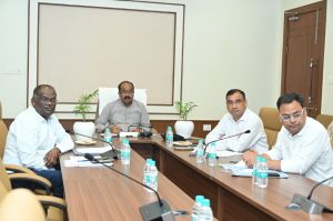  केन्द्रीय आवास और शहरी कार्य मंत्रालय की ऑनलाइन समीक्षा बैठक में शामिल हुए उप मुख्यमंत्री अरुण साव