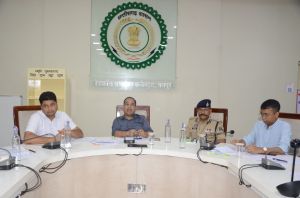 कलेक्टर ने ली समय सीमा की बैठक कलेक्टर ने ली समय सीमा की बैठक