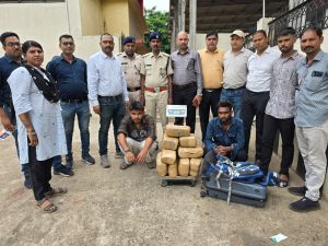 28 किलोग्राम अवैध मादक पदार्थ गांजा जब्त , दो आरोपी गिरफ्तार 28 किलोग्राम अवैध मादक पदार्थ गांजा जब्त , दो आरोपी गिरफ्तार