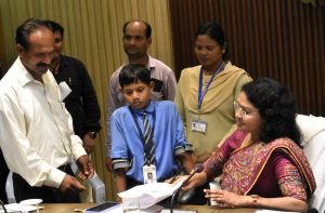 कलेक्टर श्रीमती मिश्रा ने जनदर्शन में पहुँचे लोगों से उनके मांगों एवं समस्याओं की ली जानकारी कलेक्टर श्रीमती मिश्रा ने जनदर्शन में पहुँचे लोगों से उनके मांगों एवं समस्याओं की ली जानकारी