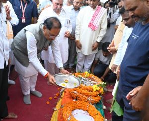  मुख्यमंत्री श्री साय ने पूर्व प्रांत प्रचारक श्रद्धेय शांताराम जी को दी श्रद्धांजलि