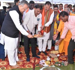 विधानसभा अध्यक्ष और स्वास्थ्य मंत्री ने ट्रॉमा सेंटर एवं अटल बिहारी वाजपेयी की प्रतिमा स्थापना के लिए किया भूमिपूजन विधानसभा अध्यक्ष और स्वास्थ्य मंत्री ने ट्रॉमा सेंटर एवं अटल बिहारी वाजपेयी की प्रतिमा स्थापना के लिए किया भूमिपूजन