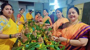 ईश्वर की भक्ति और मोक्ष देवताओं को भी दुर्लभः आचार्य धनंजय ईश्वर की भक्ति और मोक्ष देवताओं को भी दुर्लभः आचार्य धनंजय