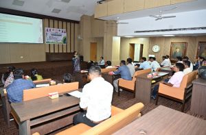 प्रधानमंत्री आवास योजना: नगर निगम में हुई सीएससी/चाइस सेंटर / मोजस्क जनसुविधा केन्द्र संचालकों की बैठक प्रधानमंत्री आवास योजना: नगर निगम में हुई सीएससी/चाइस सेंटर / मोजस्क जनसुविधा केन्द्र संचालकों की बैठक