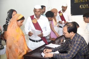 कलेक्टर ने जनदर्शन में सुनी लोगों की समस्याएं कलेक्टर ने जनदर्शन में सुनी लोगों की समस्याएं