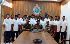 नारायणपुर जिले में 16 नक्सलियों ने किया आत्मसमर्पण नारायणपुर जिले में 16 नक्सलियों ने किया आत्मसमर्पण