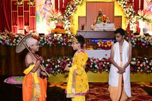 महाराष्ट्र मंडल में जारी भागवत कथा में झांकियों की भी जमकर चर्चा महाराष्ट्र मंडल में जारी भागवत कथा में झांकियों की भी जमकर चर्चा