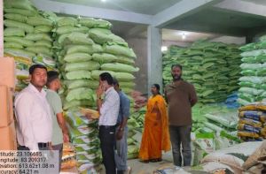  यूरिया वितरण में अनियमितता उजागर विजय ट्रेडिंग कम्पनी का परमिट सस्पेंड, दुकान-गोदाम सील