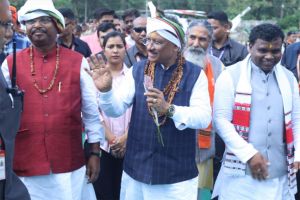 मुख्यमंत्री का नरहरपुर आगमन पर किया गया आत्मीय स्वागत मुख्यमंत्री का नरहरपुर आगमन पर किया गया आत्मीय स्वागत