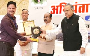 जितेंद्र उपाध्याय को उत्कृष्ट अभियंता पुरस्कार जितेंद्र उपाध्याय को उत्कृष्ट अभियंता पुरस्कार