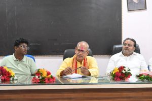 कृषक कल्याण परिषद के अध्यक्ष ने ली अधिकारियों की समीक्षा बैठक कृषक कल्याण परिषद के अध्यक्ष ने ली अधिकारियों की समीक्षा बैठक