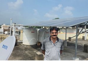 गंगापुर निवासी सुरेंद्र शुक्ला के घर सौर ऊर्जा से हुए रोशन गंगापुर निवासी सुरेंद्र शुक्ला के घर सौर ऊर्जा से हुए रोशन