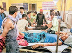 कोंडागांव में कबड्डी मैच के दौरान बिजली का झटका लगने से तीन की मौत कोंडागांव में कबड्डी मैच के दौरान बिजली का झटका लगने से तीन की मौत