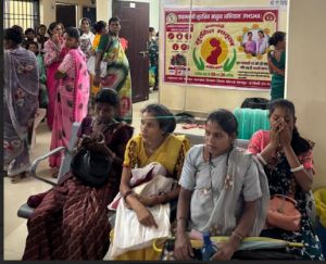 स्वस्थ नारी सशक्त परिवार अभियान के तहत गर्भवती महिलाओं की जांच स्वस्थ नारी सशक्त परिवार अभियान के तहत गर्भवती महिलाओं की जांच